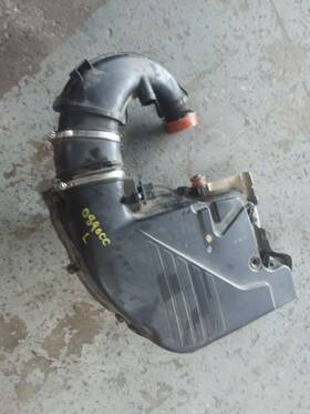 319-50373l Driver Left Air Cleaner 4.4l Twin Turbo Fits 11-13 Bmw 550i 270228
