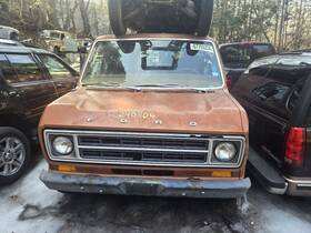 319.fd8v75 E100 1975 Air Cleaner 361931