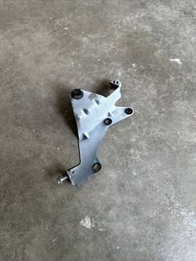 6g339b609bc Aston Martin V8 Vantage Engine Right Air Cleaner Box Bracket Oem 09-17