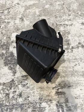 13711406806 Bmw 1406806 Intake Silencer Left Cylinder 5-8 Oem 5er E39 M5 V8 Air Filter Box 13711406806 Bmw 1406806 Intake Silencer Left Cylinder 5-8 Oem 5er E39 M5 V8 Air Filter Box