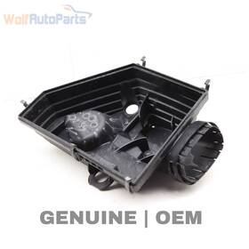 13717558726 Bmw 2007-2010 X5 4.8l - Left Engine Air Filter Box / Housing Lower 7558726
