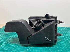 1743326 Bmw 96-99 Z3 E36/7 1.9l Engine Air Cleaner Filter Box Oem