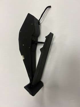 35406756492 Bmw E46 Gas Pedal Assembly Accelerator 6756492 01-06 325 330 M3 E39 E53
