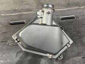7536531 Bmw 17-20 F22 F23 F30 F32 F36 F33 Air Box Filter Cleaner Intake Muffler B46 Oem