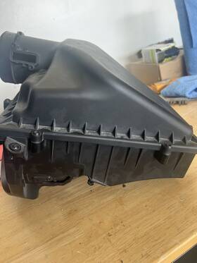 7643301 Bmw 16-19 Oem G12 740 B58 Engine Air Filter Cleaner Intake Muffler Airbox