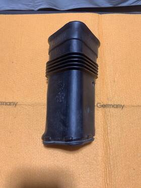 51117898244 Bmw 7898244 Right Air Intake Inlet Duct Hose Connector M5 M6 E60 E63 Oem #
