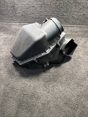 8575714 Bmw 2022 X3 M40i Air Intake Filter Box Oem