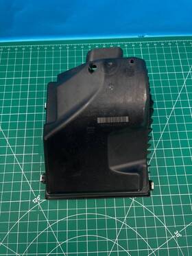 8647449 Bmw 2015-16 428i Gran Coupe Filter Lower Box Piece