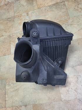 983-01 Bmw 2006-2008 7- Series B7 750i Left Driver Air Filter Cleaner Intake Box 1371