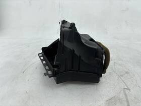 10353751 Buick 2005-2009 Lacrosse 3.8l Air Cleaner Intake Box Lower Cover Oem