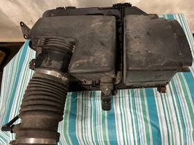 25786467 Buick 2007-08 Lucerne 3.8l Air Cleaner Filter Box Assembly With Hose Fxext