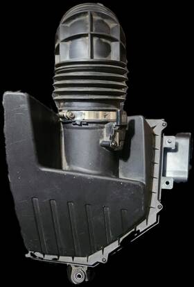 84601256 Cadillac 84601260 Ct4 / Ct5 Air Cleaner Filter Box With Duct Oem /84601260 Used