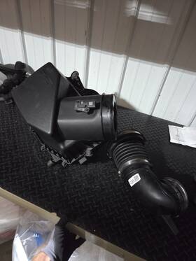 85620297 Cadillac 2023 2024 2025 Escalade V Supercharger Air Intake Box Tube