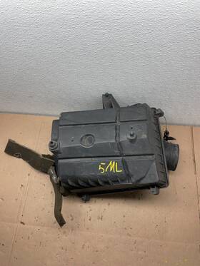 8gmxr0223840 Cadillac 2008 To 2009 Escalade 6.2l Air Cleaner Filter Box 511l Oem