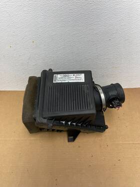 8gmxt06 Cadillac 2008-2009 Chevrolet Tahoe Hybrid 6.0l Air Intake Cleaner Catalyst Box 0610n
