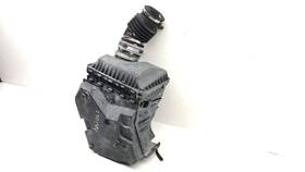 10323229 Chevrolet 00-05 Chevy Monte Carlo Complete Air Intake Cleaner Filter Box Housing With Tube