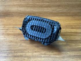 84813772 Chevrolet 2020-2025 Chevy Corvette C8 6.2l Engine Air Intake Box Assembly Oem