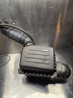 05114447ab Chrysler 03-05 Pt Cruiser 2.4l Turbo Air Cleaner Filter Box Assy 5104686aa Oem