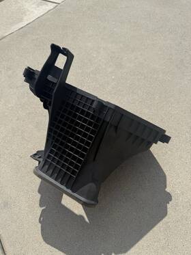 Dodge 04861843 2011-2023 Challenger/charger 5.7l Air Cleaner Filter Box Oem Used