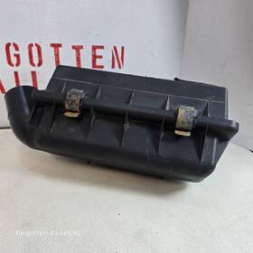 4669419 Dodge 4669885 Neon Plymouth Engine Air Cleaner Body