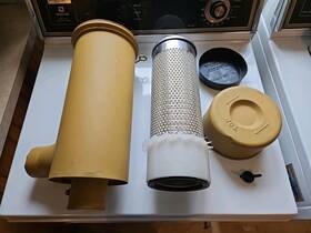 P11-9538 Donaldson Like New Air Cleaner Assembly International Case Hyster