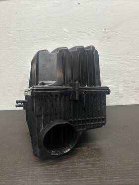 51977572 Fiat 2016 - 2018 500x 2.4l Engine Air Cleaner Intake Filter Housing Box Oem