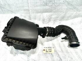 4r3u-9a600 Ford 08 2005 - 2009 Mustang 4.0l Air Cleaner Box Assembly Hose Maf Oem