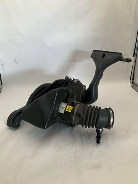 95439c662ac Ford 2010-2011 Focus Air Cleaner Intake Box Oem