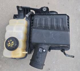 Bl34-9a612-aa Ford 2011-14 F-150 Air Intake Filter Box Coolant Reservoir Assembly Oem Factory