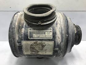 D7ht8300afa Ford Lt9000 Right/passenger Air Cleaner - Used P/n