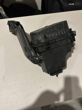 H2g3-9600-aa Ford H2g39600aa 2015-2018 Edge Air Cleaner Intake Filter Housing Box Oem