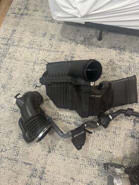 Kr3v9b642aa Ford 2018 - 2023 Mustang Gt Oem Complete Air Cleaner Intake Box And Filter Kr3v9b642aa Ford 2018 - 2023 Mustang Gt Oem Complete Air Cleaner Intake Box And Filter