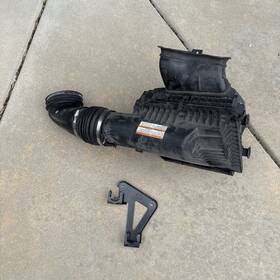 Pc3z9600a Ford 2023-2024 F250 F350 F450 F550 6.7l Powerstroke Air Cleaner Intake Oem Pc3z9600a Ford 2023-2024 F250 F350 F450 F550 6.7l Powerstroke Air Cleaner Intake Oem