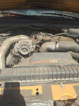 319.fd8p06 Ford Truck F550sd 2006 Air Cleaner