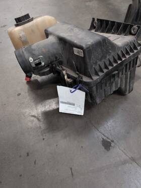 319.fd8p16 Ford Truck F550sd 2016 Air Cleaner 1009959