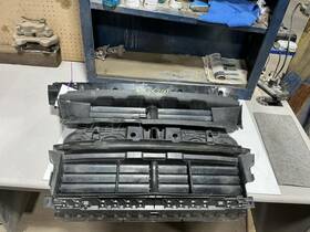 670.fd8c17 Ford Truck Escape 2017 Air Shutter 850329