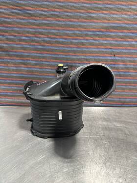 Vp5c3u-9643-bf Ford 03-04 F250 F350 6.0 6.0l Air Intake Housing Lid Filter Cover Sensor Oem Vp5c3u-9643-bf Ford 03-04 F250 F350 6.0 6.0l Air Intake Housing Lid Filter Cover Sensor Oem