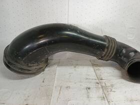 319.kwhc23 Freightliner D66-2821 Cascadia 2023 Air Cleaner Intake Hose 12328774 319.kwhc23 Freightliner D66-2821 Cascadia 2023 Air Cleaner Intake Hose 12328774