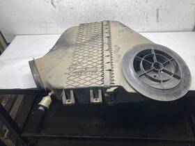 P610260 Freightliner Cascadia Air Cleaner - Used P/n