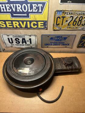 14009073 General Motors 73-87 76-82 Chevy Gmc Truck Blazer Jimmy 350 4 Bbl Air Cleaner Assembly Camaro