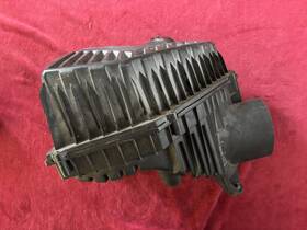 23100541 General Motors Oem Gm 2017-2023 Xt6 Acadia Blazer 3.6l Air Cleaner Filter Box