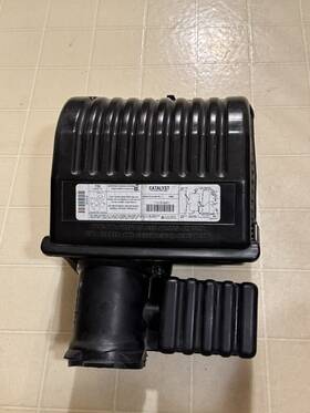 25168717 General Motors 1996-2000 Chevy Silverado Sierra C/k 2500 3500 Air Cleaner Box Housing 7.4l Oem