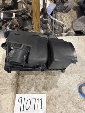 25786490 General Motors 2006-2011 Cadillac Dts Buick Lucerne Gm Air Intake Box W Filter 4.6l