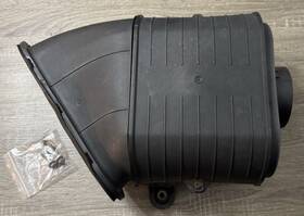 General Motors 88963683 2003-2009 Hummer H2 6.0l V8 Engine Air Cleaner Intake Housing Filter Box Tube