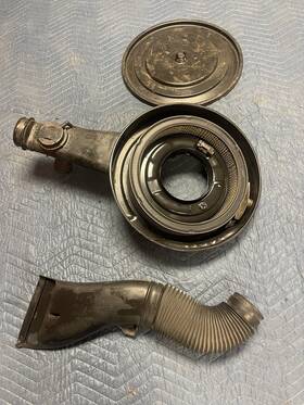 14056938-b Gm 14056938/14056938-b 88-92 Camaro Firebird Tbi Air Filter Housing With Vent Hose Oem