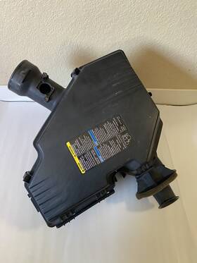 15839197 Gm Hummer H3 Colorado Canyon Air Filter Cleaner Housing