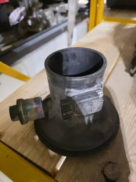Gm 97209545 03 04 05 06 Air Cleaner Snorkel Outlet Tube Chevy Kodiak Gmc Topkick C4500 C5500
