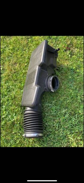 84493959 Gm Chevrolet 2019-2021 Silverado Sierra 1500 5.3l Air Cleaner Outlet Duct Oem