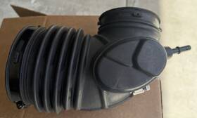 22935828 Gm Oem Cadillac 16-19 Cts V 6.2l-v8 Air Intake-air Duct