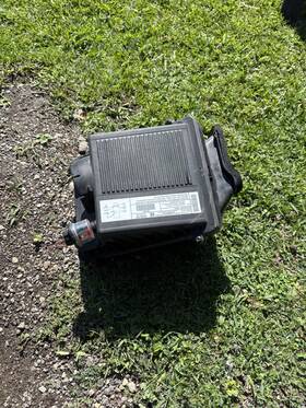 Gm Oem 2gmxt05.3182 Air Box For 2002 Suburban No Cracks Leaks